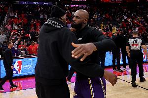 詹姆斯vs76人直播_NBA高清免费观看_詹姆斯vs76人比赛回放视频集锦